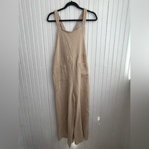 NWT Women’s HYFVE Lightweight Wide Leg Jumpsuit Romper in Beige Size Medium